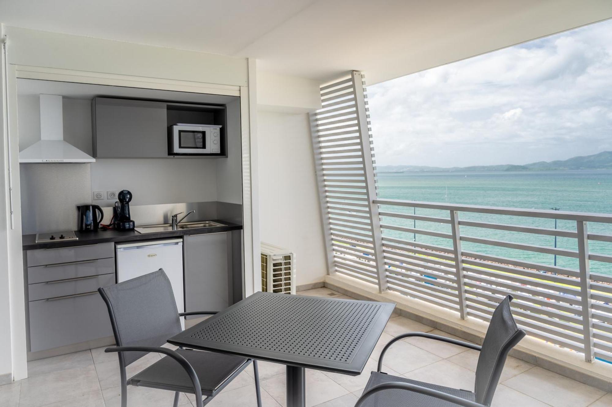 B&B Home Fort-De-France Marina Экстерьер фото